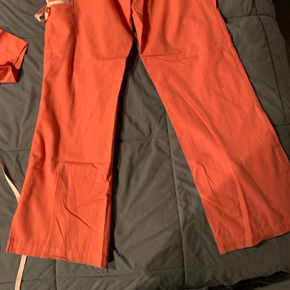 Salmon/peach Barco Scrub set - Picture 4 of 8